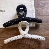 店主推荐 基础又精致 发量多也可 实用小波点布艺抓夹鲨鱼夹女