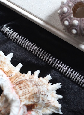 S925银镀白金轻珠宝轻奢鱼骨9A满钻高级感手链手腕带