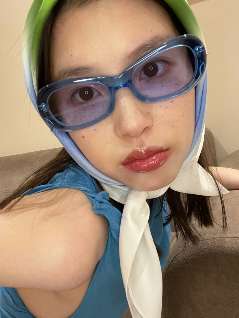 404的店韩版联名扁椭圆形蓝色墨镜攀登扣眼太阳眼镜ins网红同款女