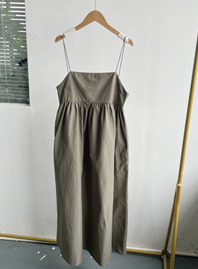 办1-14夏季性感洋气交叉绑带宽松褶皱吊带裙可调节露背长裙H25-4