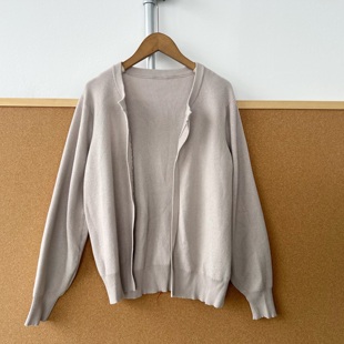 H25 2T1 开衫 休闲舒适气质显瘦圆领纯色无扣针织长袖 36春秋季