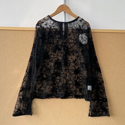 O1-103黑色植绒花朵透视感网纱长袖罩衫轻熟优雅风叠穿上衣Z26-3