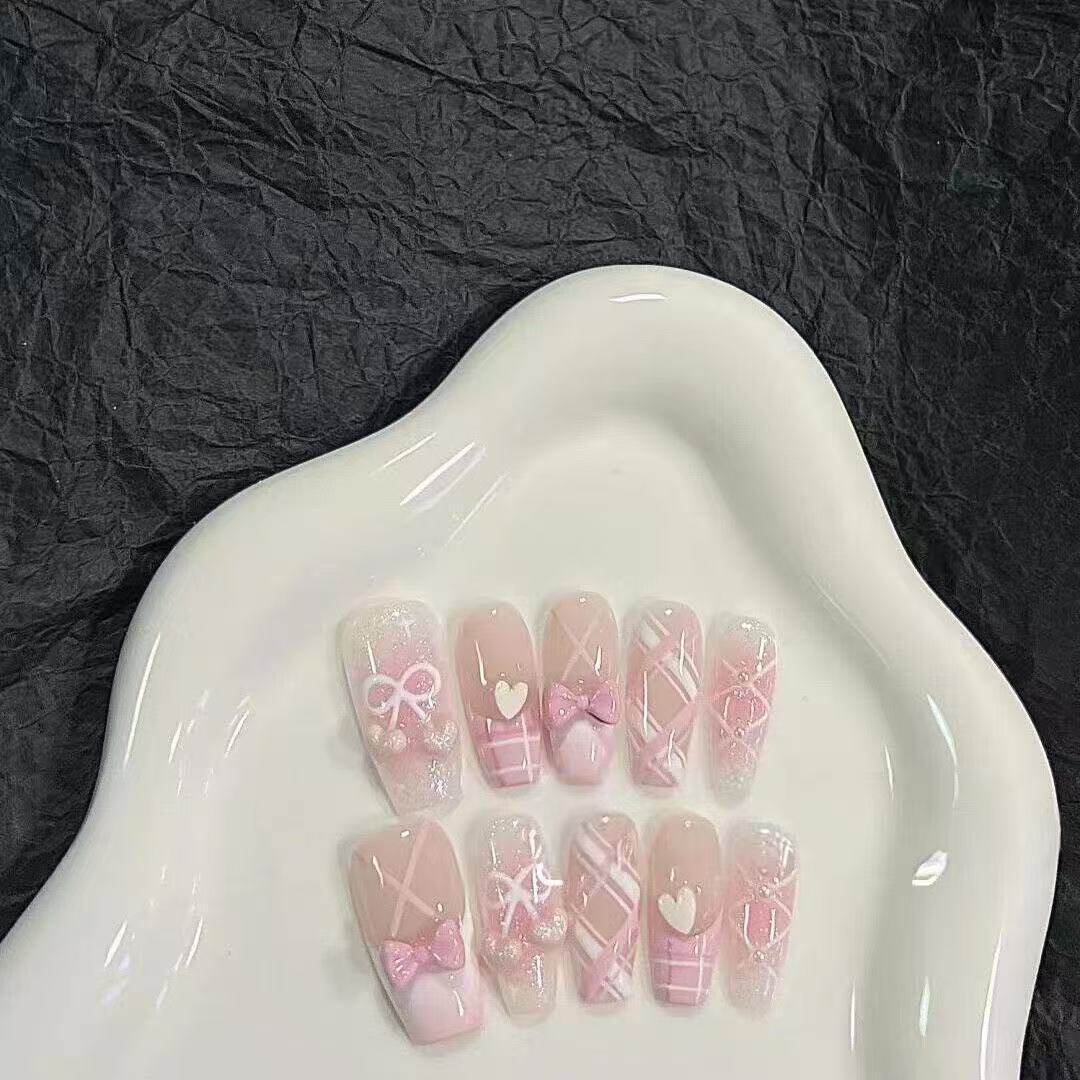 穿戴粉色新款芭蕾蝴蝶结法式可爱指甲美甲气质显白