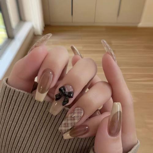 秋冬焦糖咖啡色蝴蝶结菱格穿戴指甲INS气质贴片美甲显白