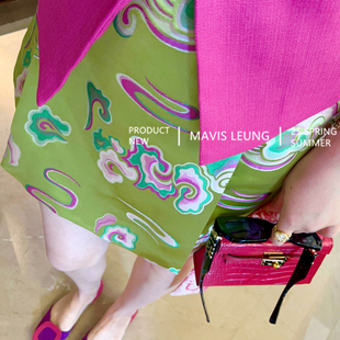 MAVIS LEUNG 彩云追月 新中式美绝反差色翡翠绿多片短款半身裙