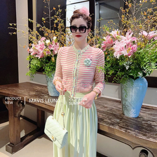 MAVIS LEUNG 马卡龙色系 牛油果草莓彩虹条纹COCO长袖针织+半身裙