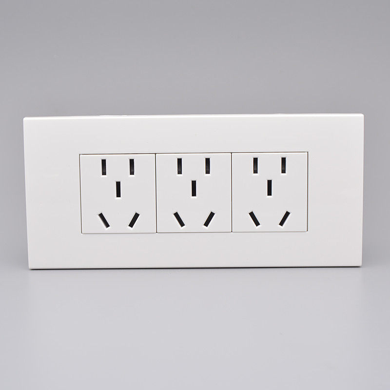 118型三位国标五孔墙壁开关插座
