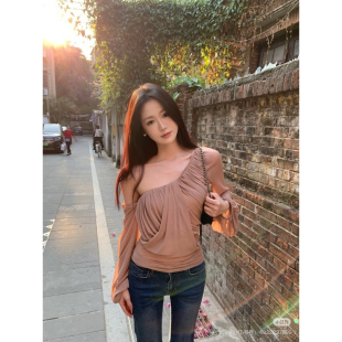 辣妹网纱斜肩上衣女春夏新款 美式 小众设计感露腰T恤 Kiwi Wild