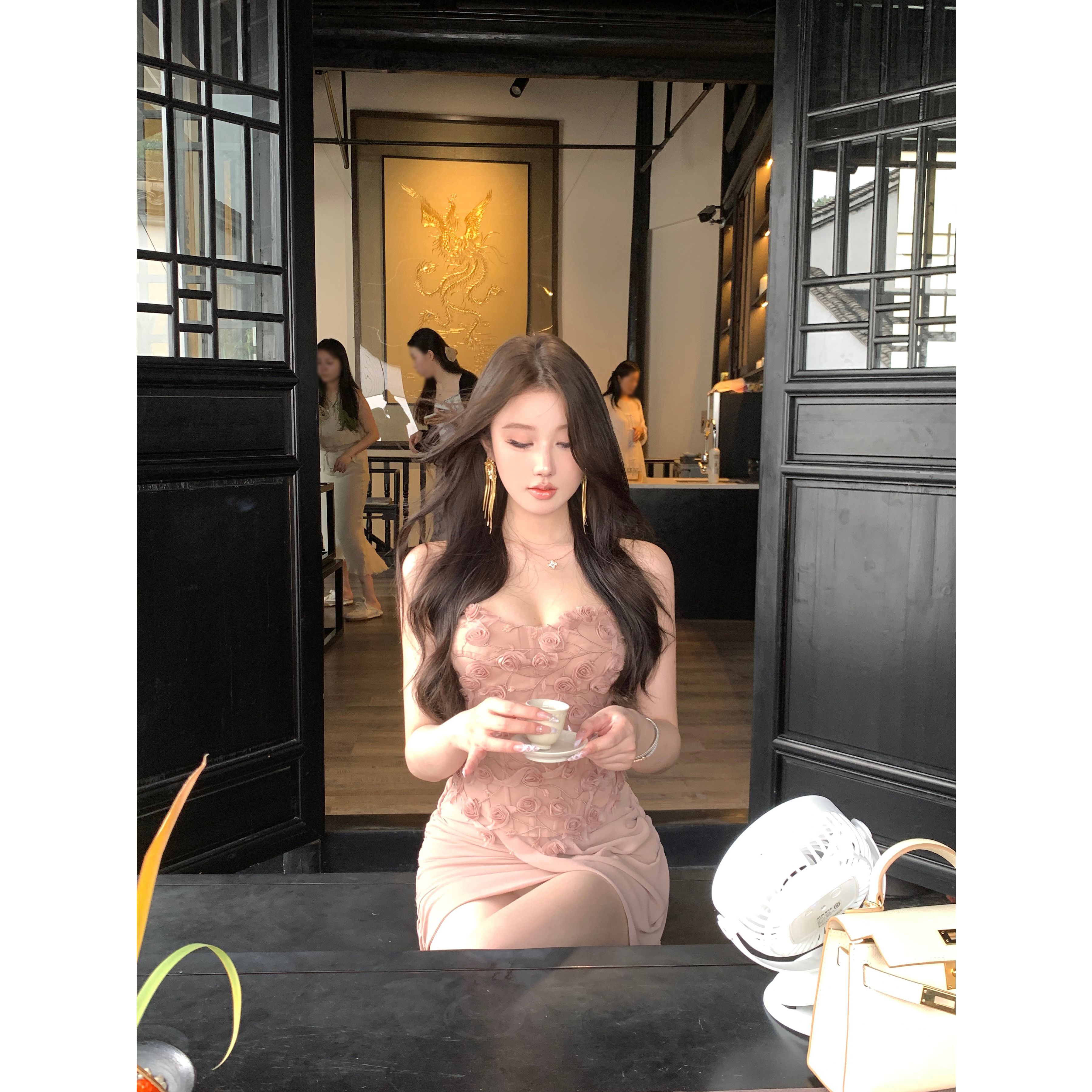 实拍实价 新款烟熏玫瑰立体花朵抹胸上衣女高腰显瘦半身裙两件套