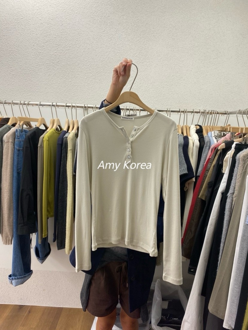 ROMANTICIZE Amy韩代 25fw  东大门 纯色半开扣 长袖t恤 简约百搭