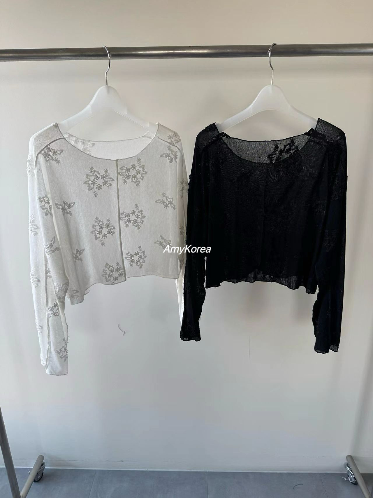 tempting Amy韩代 26早春 东大门 蕾丝拼接 圆领长袖t恤 纯色百搭