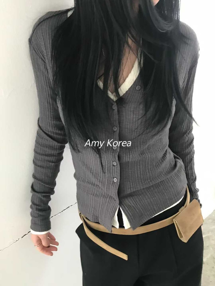 PADO Amy韩代 25fw 东大门 纯色 螺纹棉V领 系扣长袖打底T恤