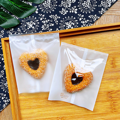 白底透明磨砂机封袋蛋黄酥饼干袋