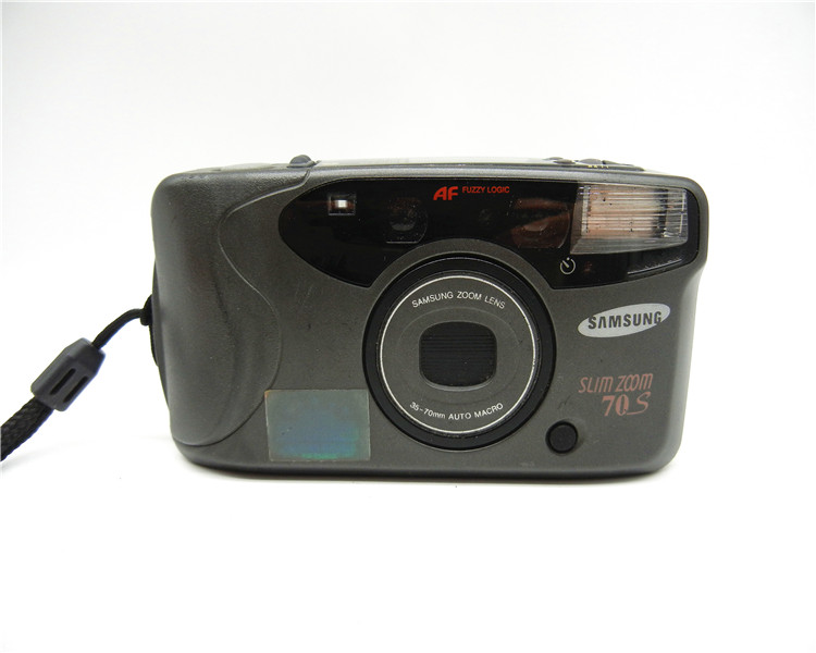 变焦胶卷相机操作简单，出片复古