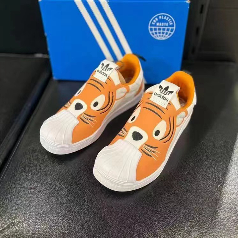 阿迪达斯休闲鞋Adidas