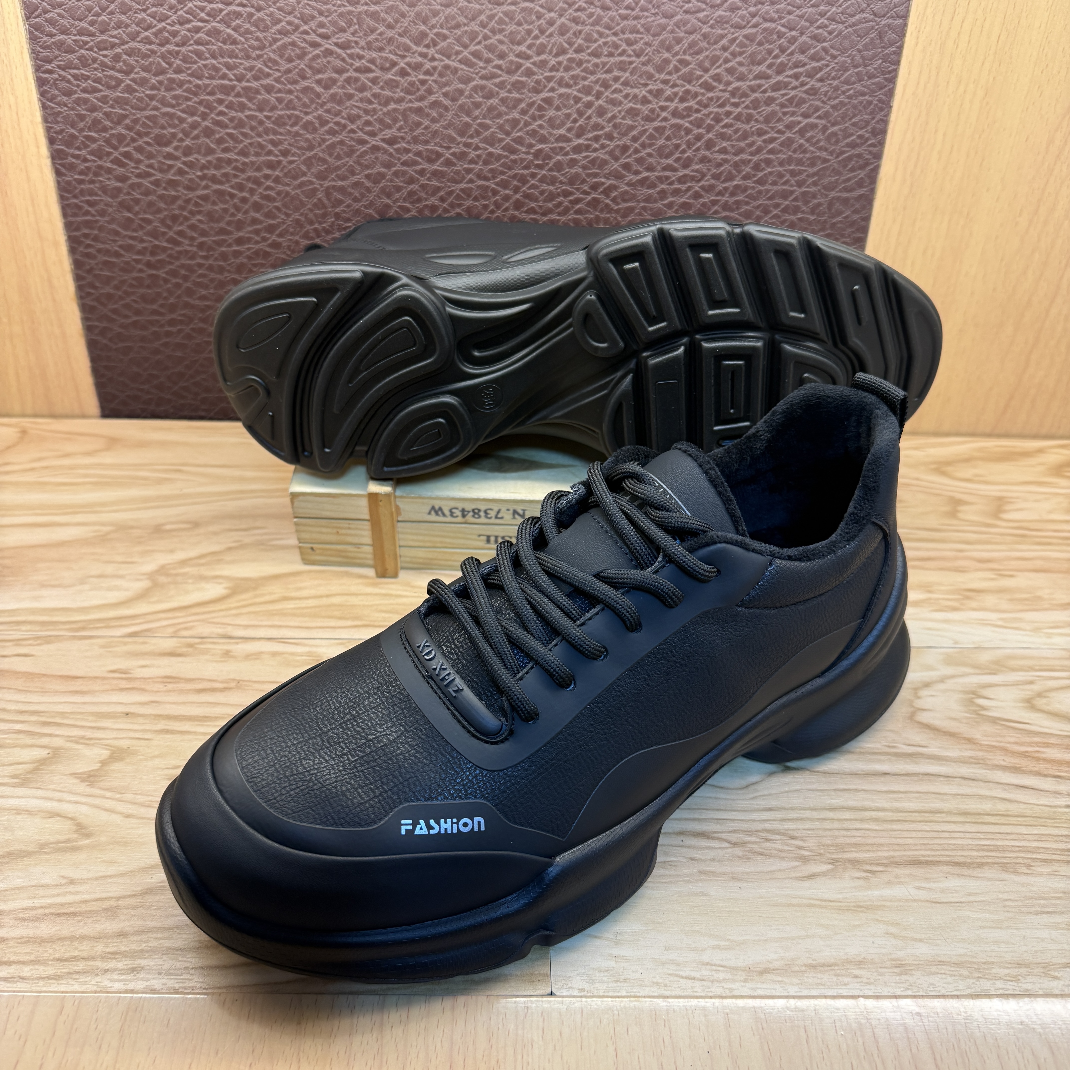 外贸真皮厚底加绒保暖运动休闲鞋秋冬防寒防水户外减震防滑二棉鞋