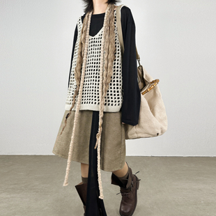 尢系UXI 2025早秋日系复古休闲宽松百搭镂空小众圆领叠穿背心上衣