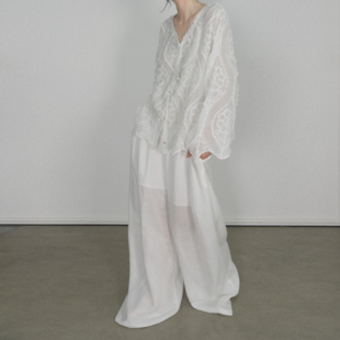 尢系UXI 上衣女 staycation风V领白色立体钩花高级感复古提花开衫