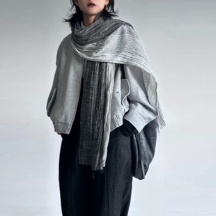 尢系UXI 文艺风条纹灰色系棉麻薄款围巾搭配披肩