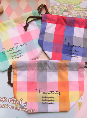日单。Q-LIA 超美！ 彩色格纹 字母 抽绳 束口袋收纳袋-3色~