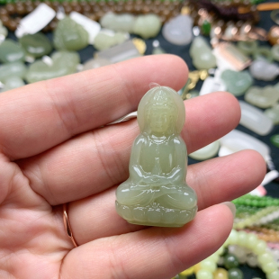 K40 和田玉冰晴观音235