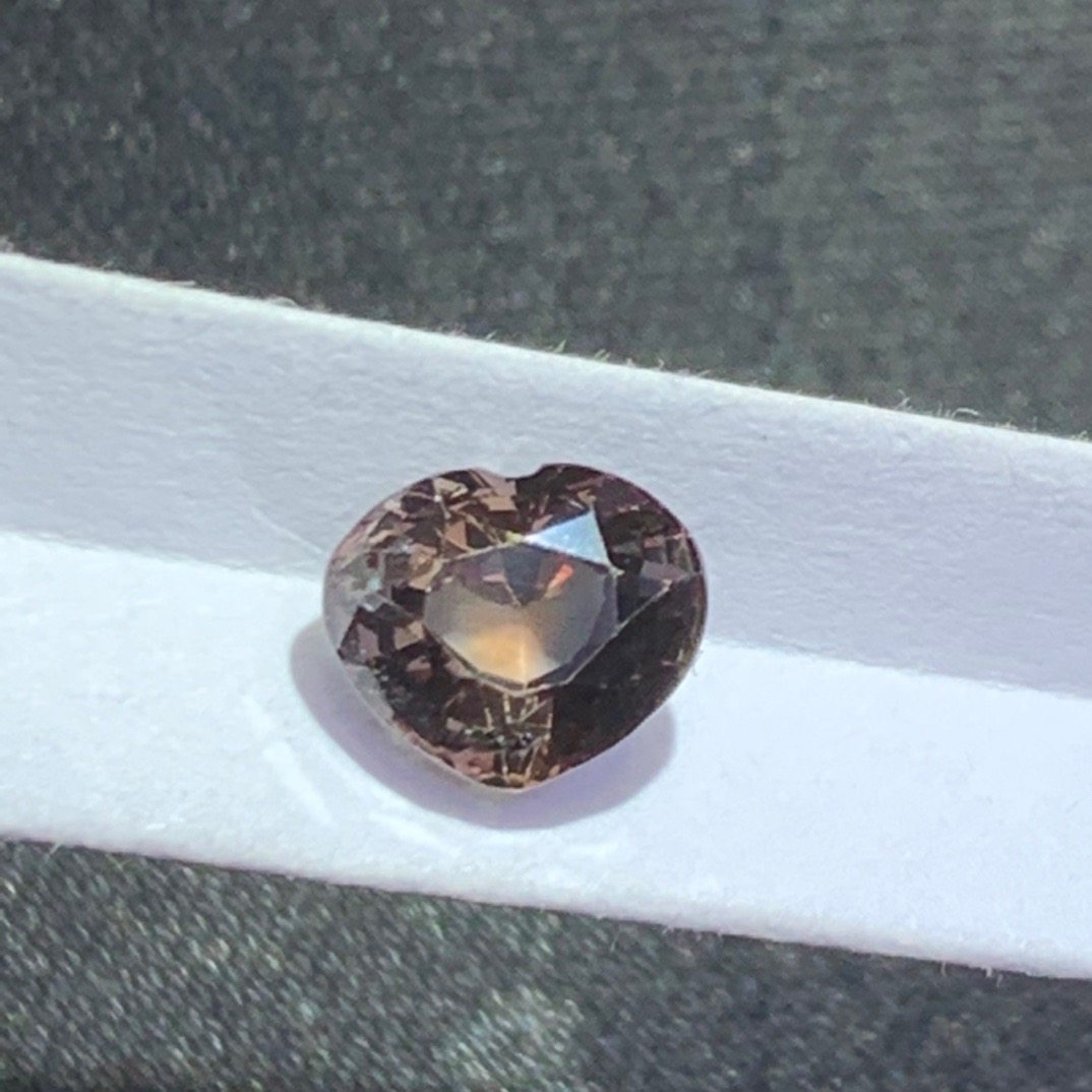 天然无烧变色蓝宝石1.09,珠宝/钻石/翡翠,裸石,淘宝优惠券,粉丝福利购,淘宝优惠卷