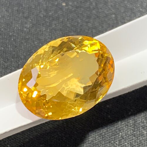 天然黄水晶裸石16.5克拉