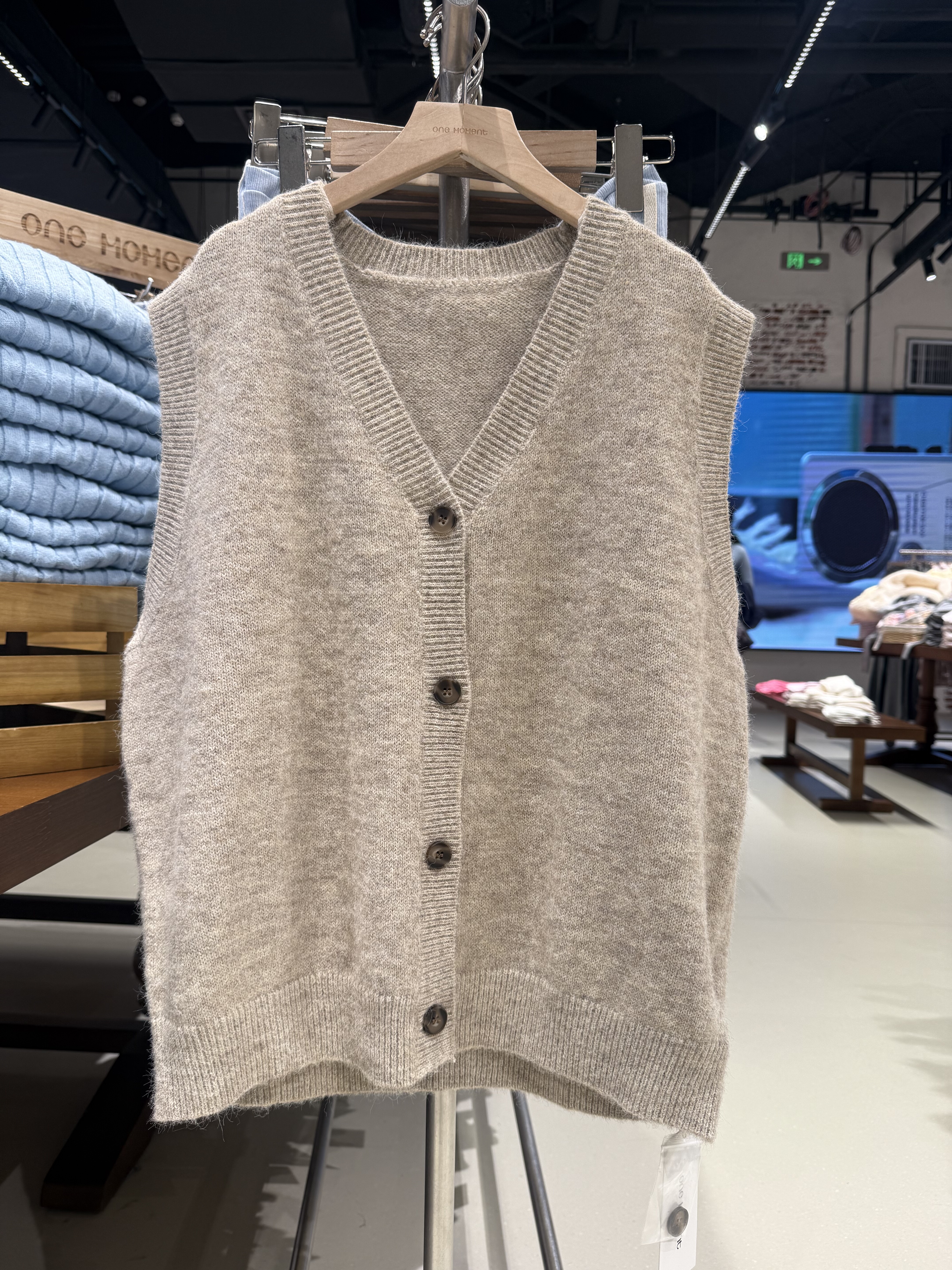 OM one moment国内正品代购针织马甲不支持退换