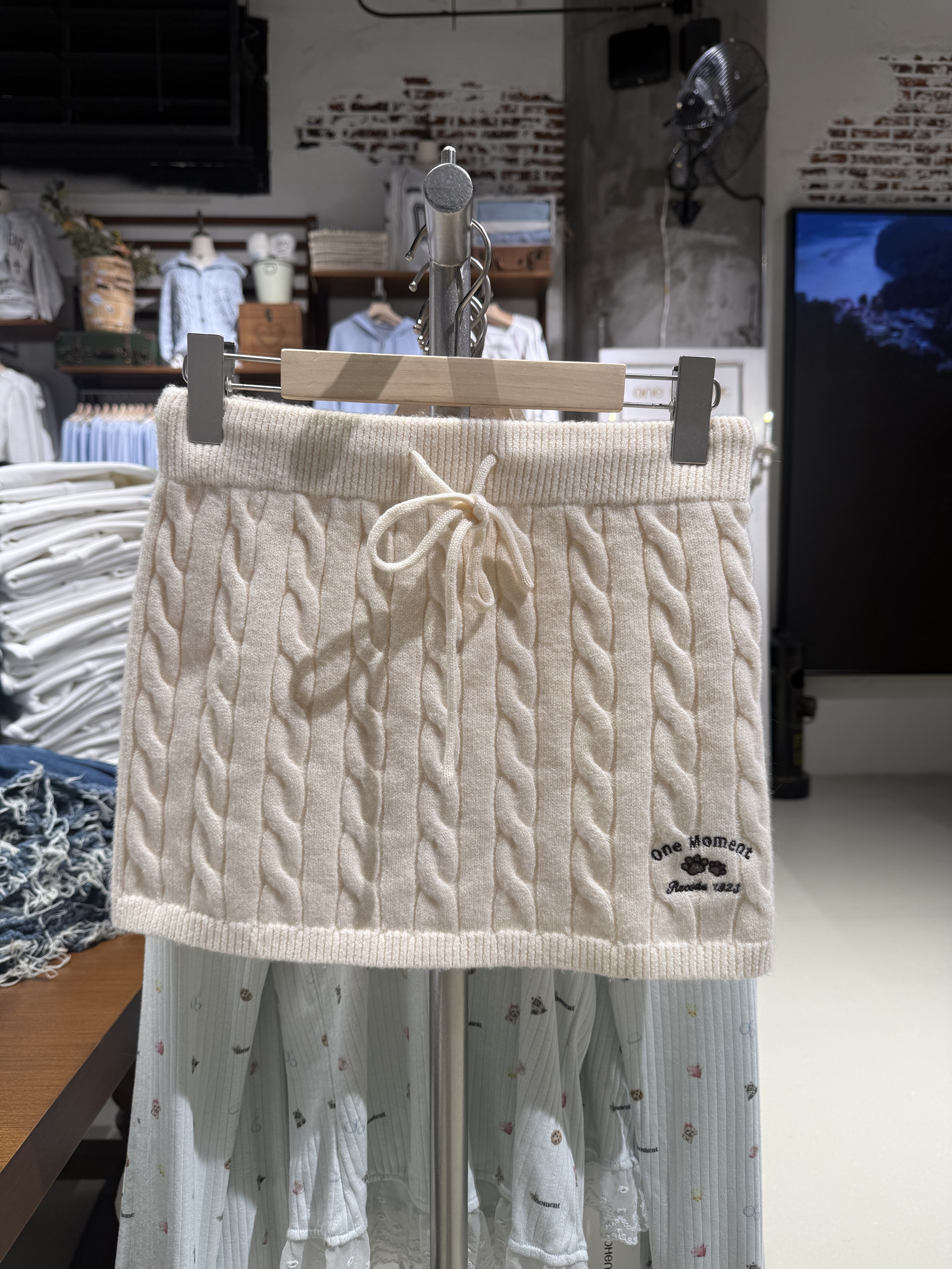 OM one moment国内正品代购毛织半身裙不支持退换