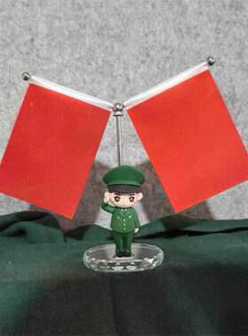 新款敬礼消防卡通摆件车载车内国旗小红旗汽车高档装饰办公室国潮