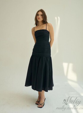 【泰国代购】设计师品牌 Trikul 吊带褶皱修身大摆连衣裙长裙