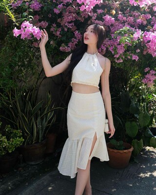 沙滩挂脖吊带上衣流苏半裙套装