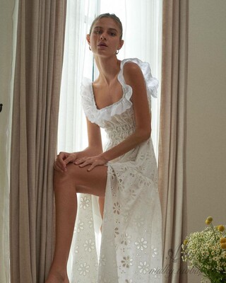 度假露腰开叉连衣裙长裙