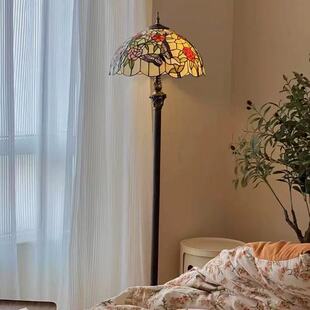 客厅落地灯沙发旁边高级感氛围灯新款复古法式中古风卧室立式地灯