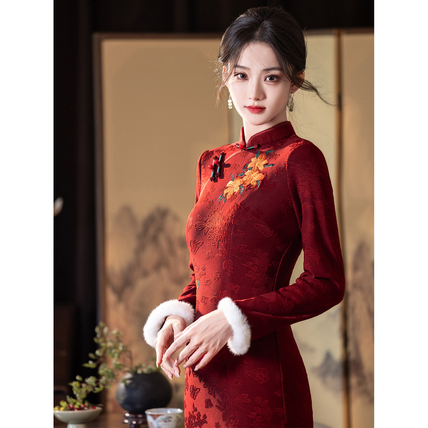 红色旗袍敬酒服新娘2025新款秋冬季刺绣加绒加厚新中式订婚礼服裙