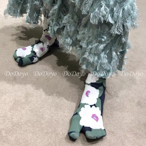 网红日本中筒纯棉猪蹄二趾袜