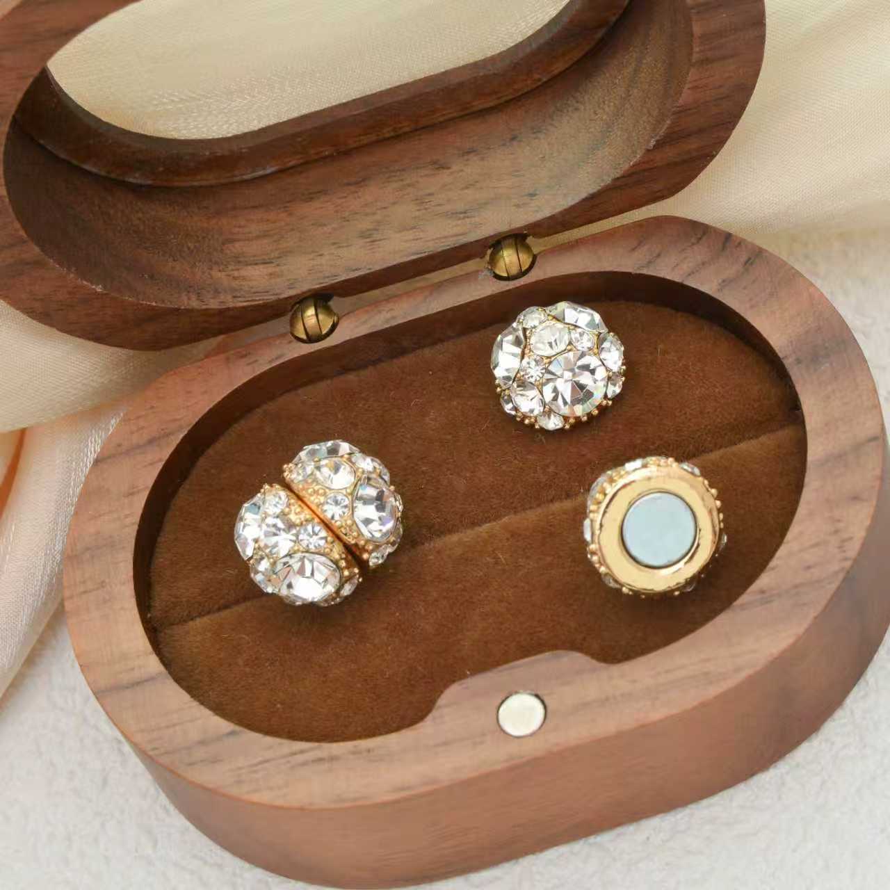 秋冬高级感轻奢满钻圆形双面磁力耳夹无耳洞超闪磁性吸铁石耳钉女