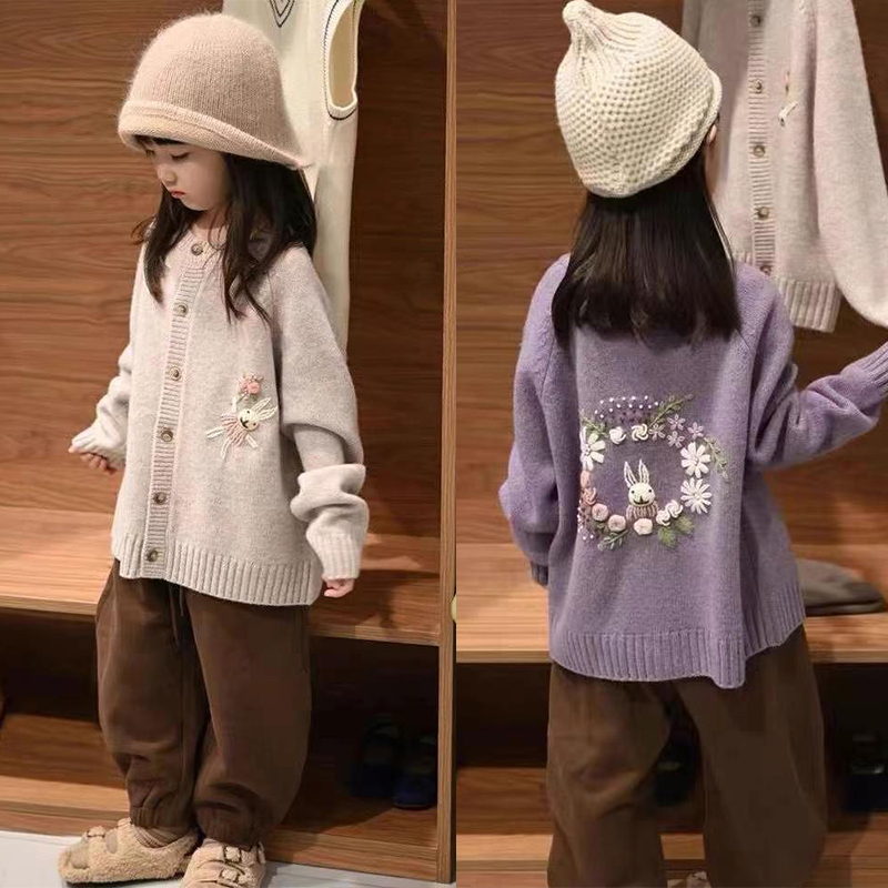 贝柏毛衣2024秋冬新款儿童卡通提花开衫女童羊绒针织毛衣外套9531