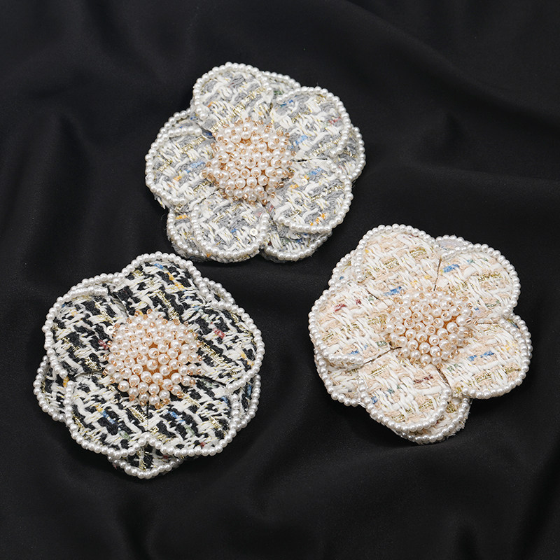 经典高级感黑白格纹山茶花胸花水晶珍珠气质高档胸针外套布艺别针,饰品/流行首饰/时尚饰品新,胸针,淘宝优惠券,粉丝福利购,淘宝优惠卷