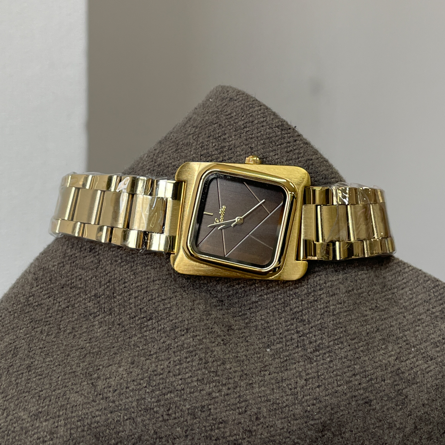 轻奢小众手表女高级感2025年新款十大名牌手链表中古秋冬机械表