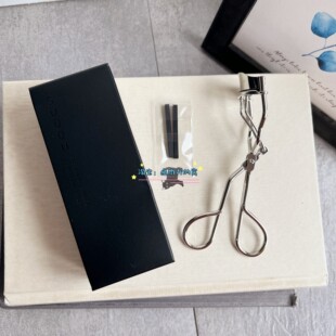 夹出太阳花现货日本SUQQU睫毛夹持久卷翘不伤睫毛附带胶垫2个