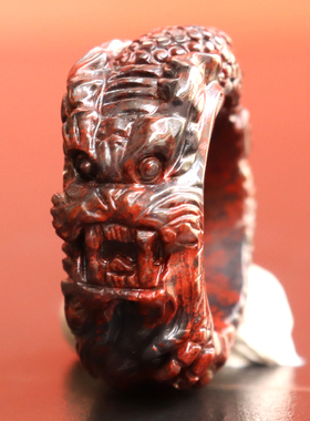 戒指把玩精雕龙戒戒指桂林鸡血玉石乾坤料黑底红18内径11*5mm8g