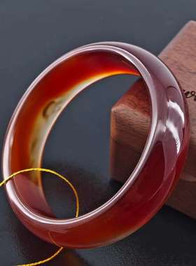 天然玛瑙玉髓中宽女本命年红色气质高雅国风花纹水墨纹特色手镯