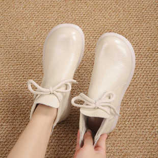 秋冬真皮短靴女平底妈妈靴子中老年加绒英伦风中年马丁靴单靴女靴