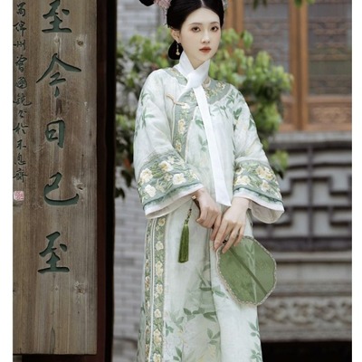 贵妃清代女装格格服女绣花中国风