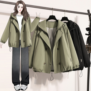 高级感冲锋衣外套女2025春秋新款大码胖mm显瘦遮肚小个子正肩上衣