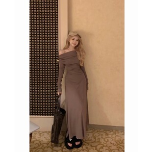 大码胖MM显瘦纯欲风辣妹斜肩一字肩裙子秋长袖修身微胖妹妹连衣裙