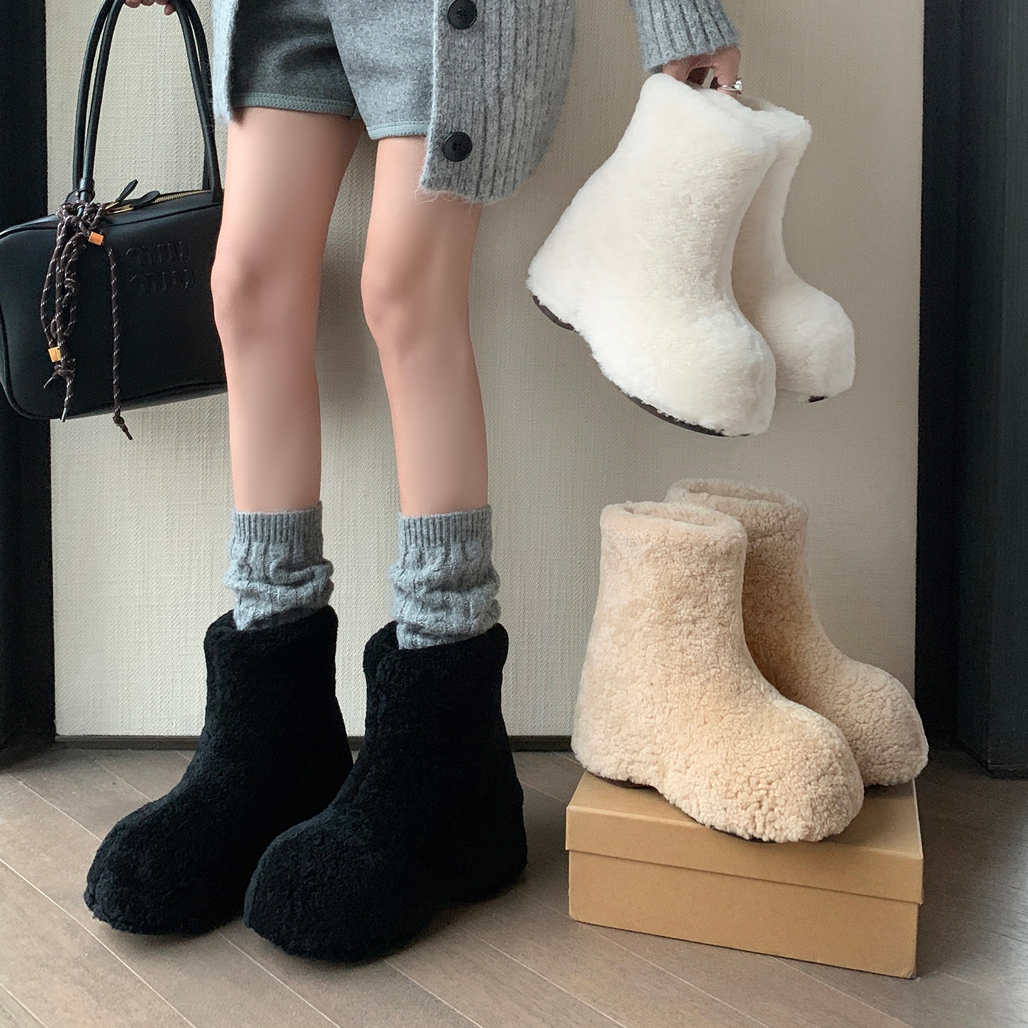 10cm羊皮毛一体毛茸茸雪地靴女