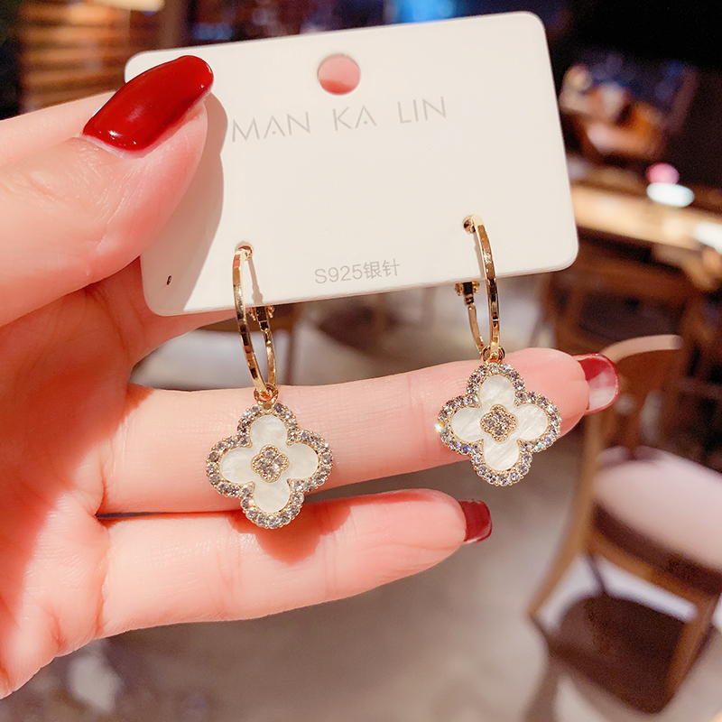 香港2025新款925纯银针微镶锆石四叶花耳环气质简约百搭耳钉耳饰
