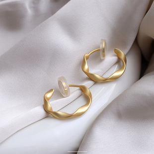 韩国新款圆圈耳夹无耳洞耳饰女气质高级感法式复古港风蚊香盘耳环